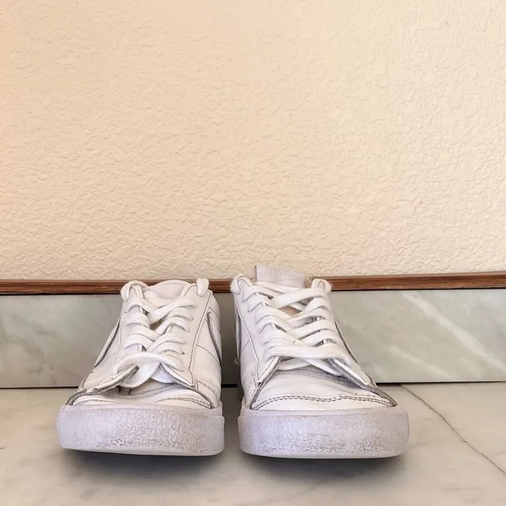 Nike Women’s Blazer Low 77’ Triple White Size 8